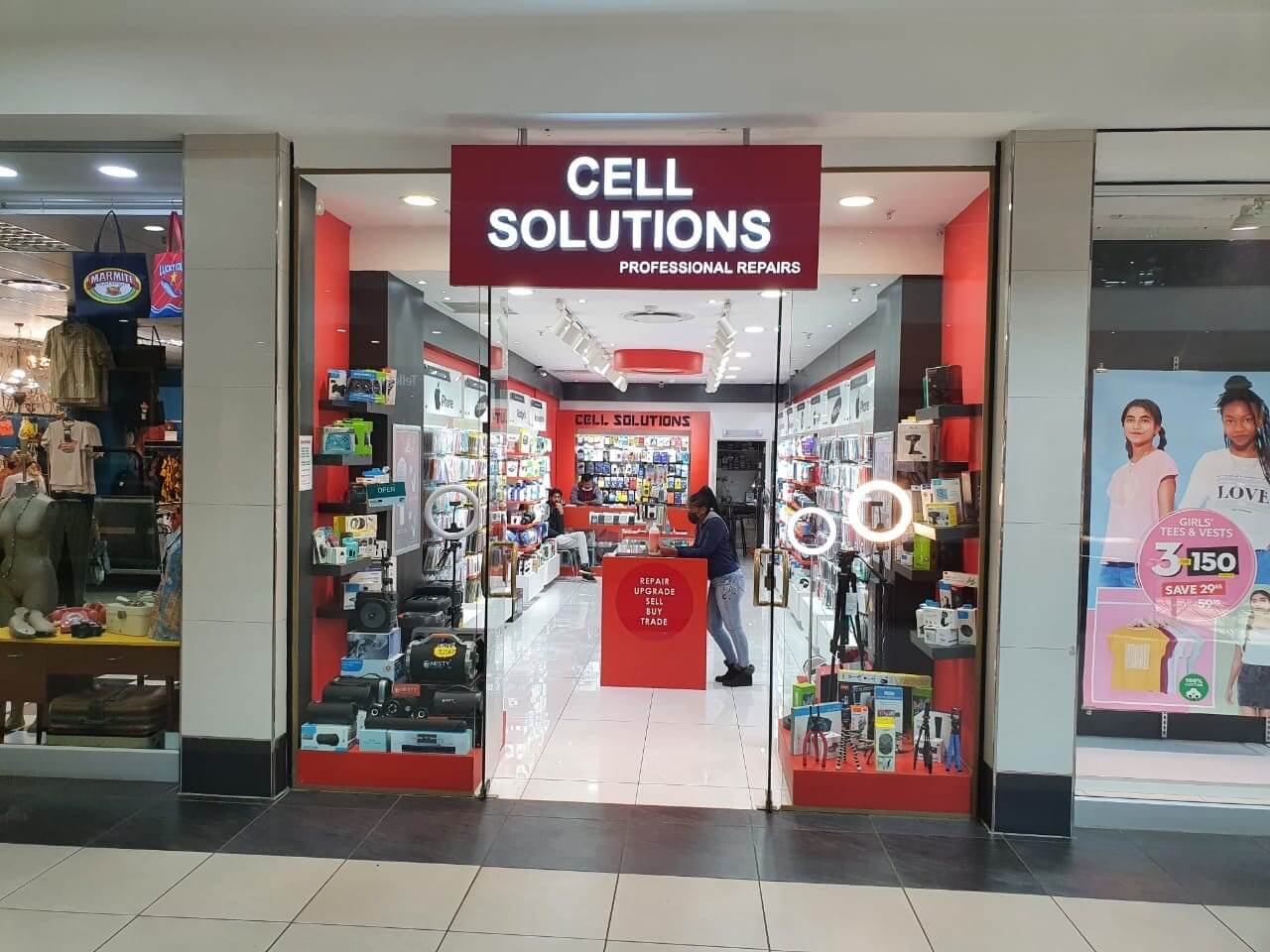 52_1 CELL SOLUTIONS - Kolonnade Shopping Mall